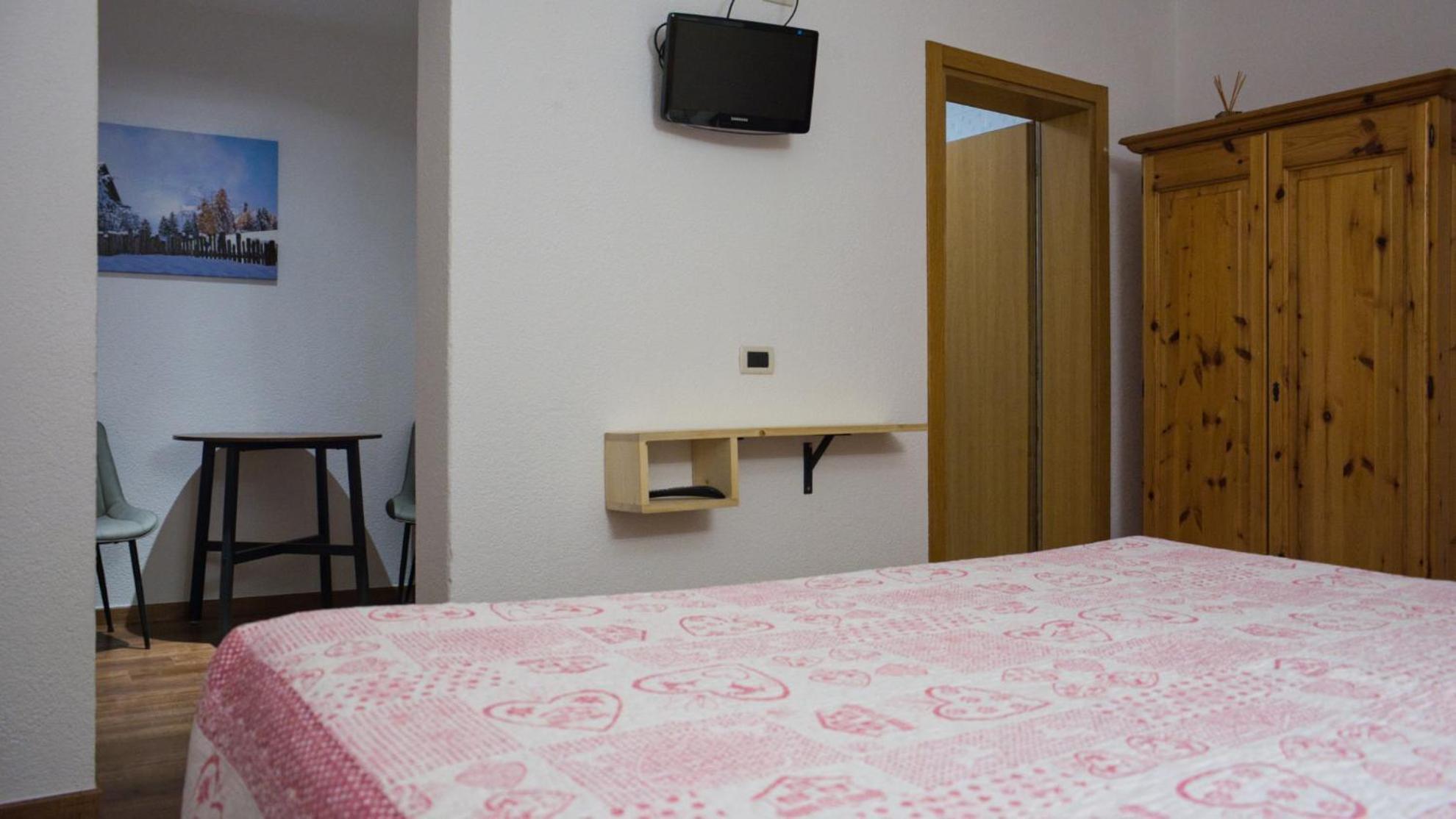 Hotel Garnì Nès Crépes Pozza di Fassa Habitación foto