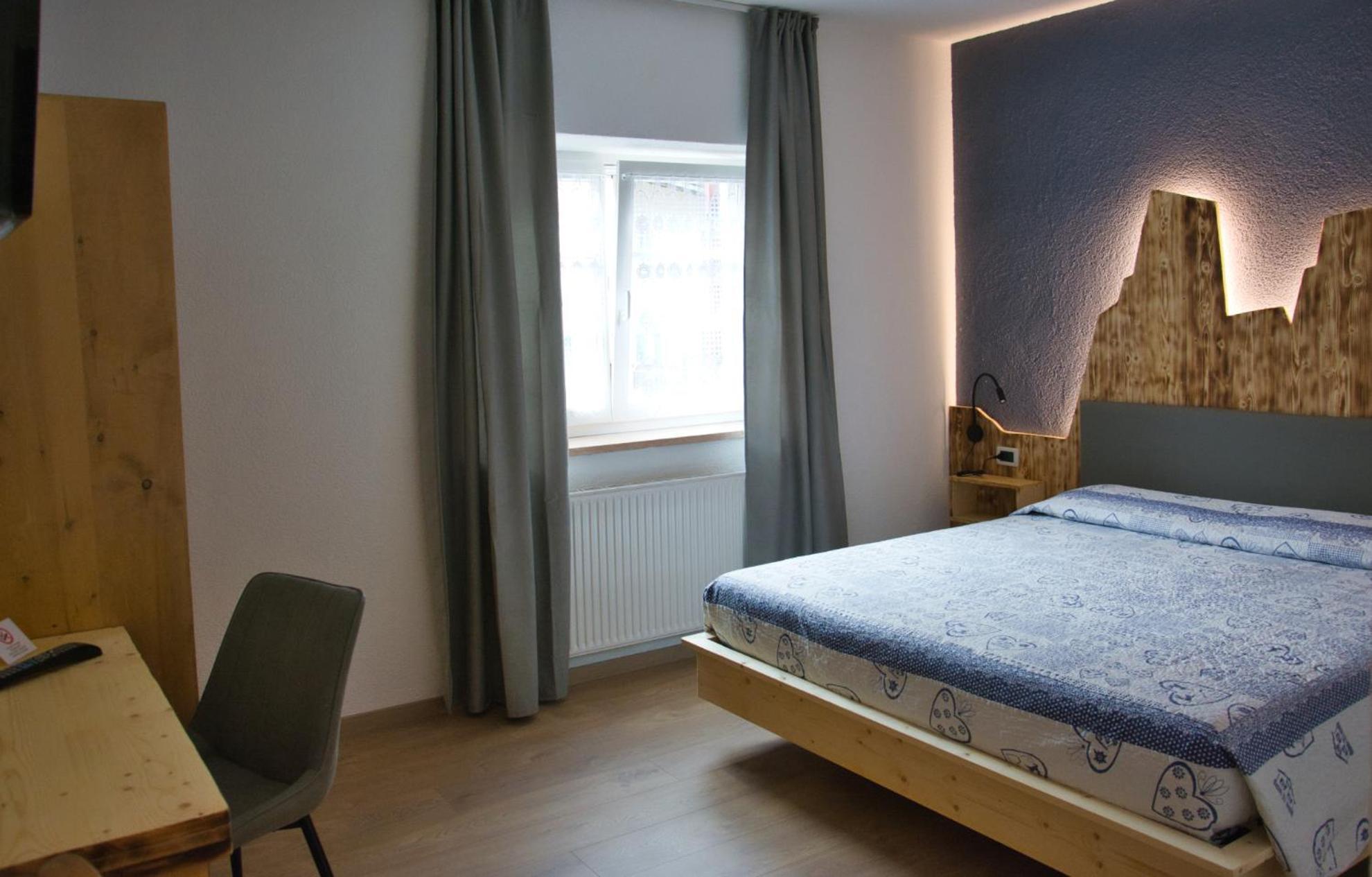 Hotel Garnì Nès Crépes Pozza di Fassa Habitación foto