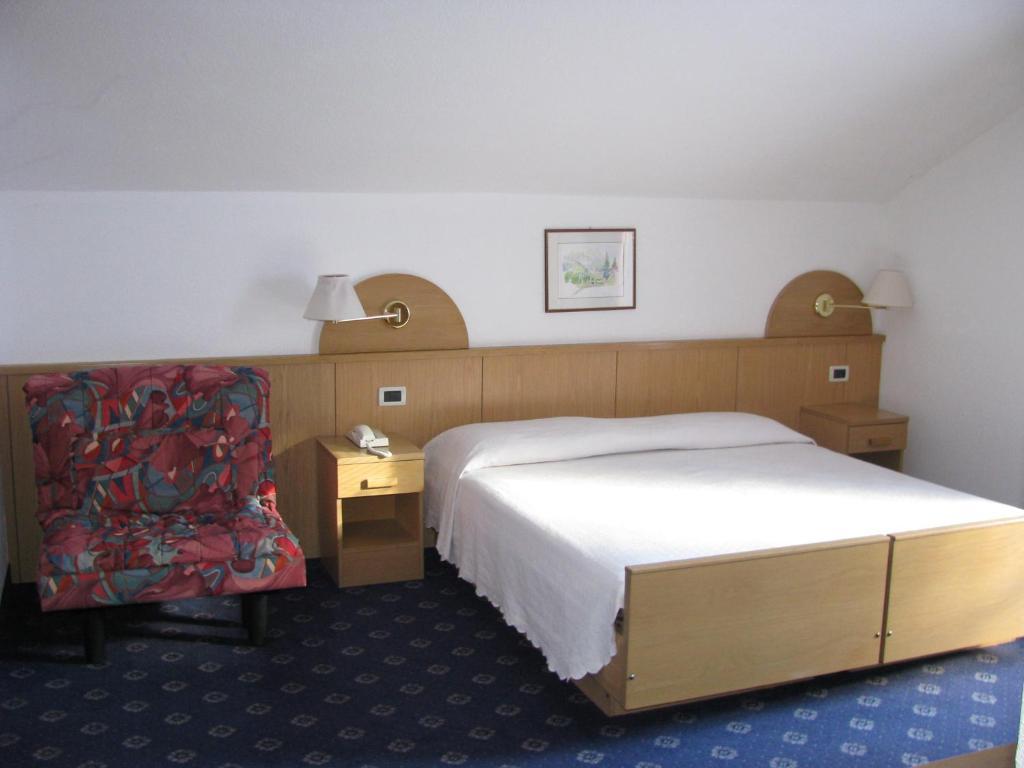 Hotel Garnì Nès Crépes Pozza di Fassa Habitación foto