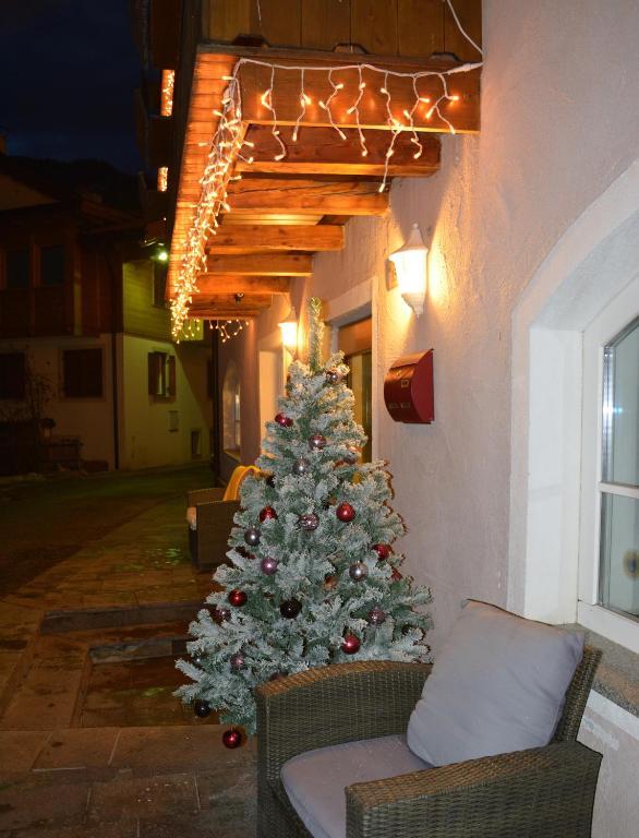 Hotel Garnì Nès Crépes Pozza di Fassa Exterior foto