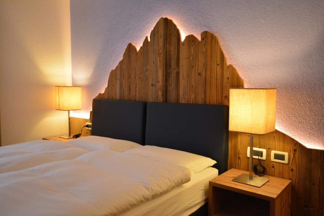 Hotel Garnì Nès Crépes Pozza di Fassa Exterior foto