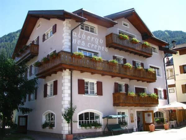Hotel Garnì Nès Crépes Pozza di Fassa Exterior foto