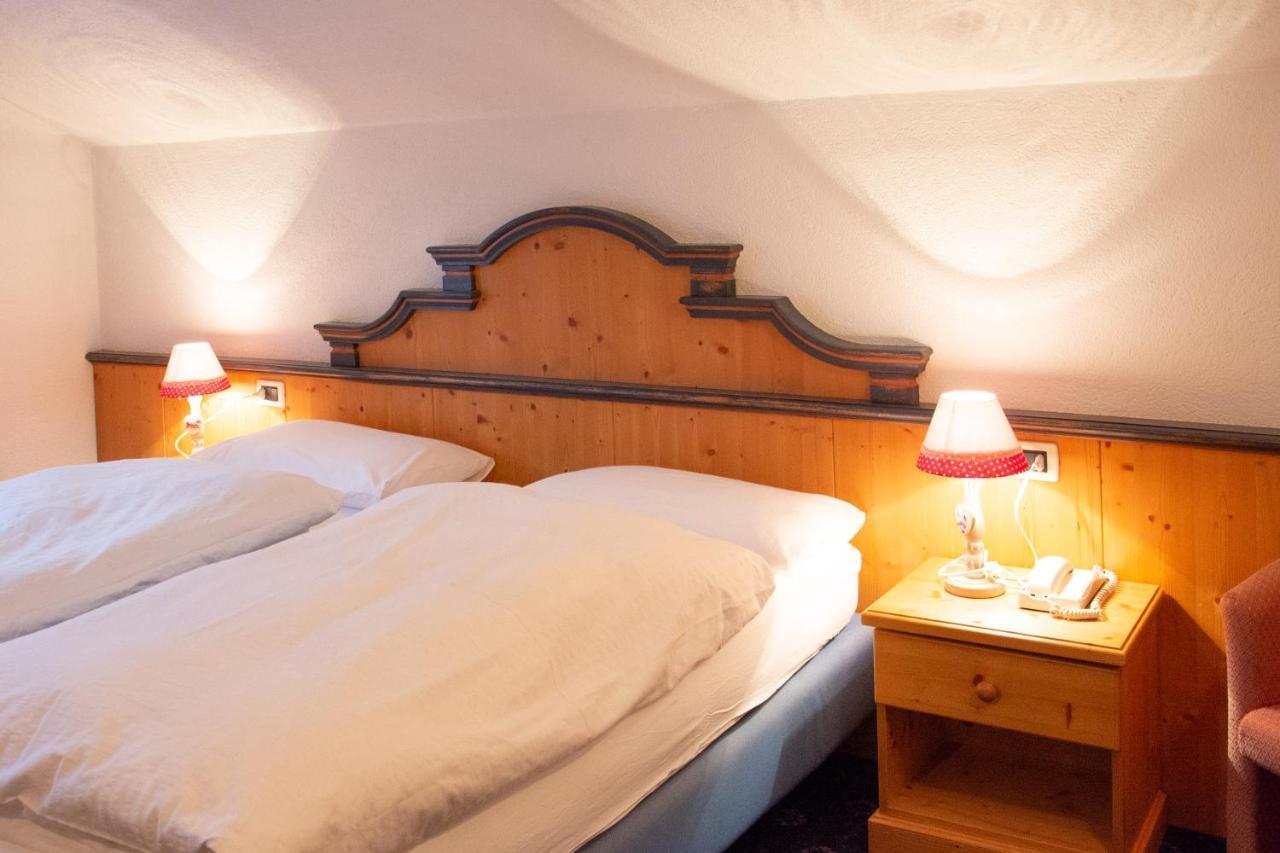 Hotel Garnì Nès Crépes Pozza di Fassa Exterior foto
