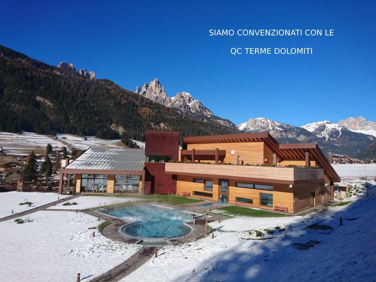 Hotel Garnì Nès Crépes Pozza di Fassa Exterior foto